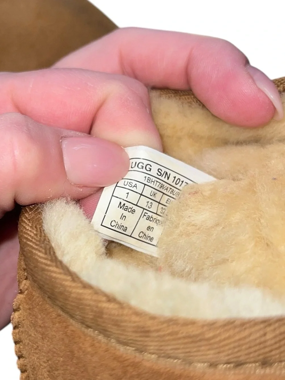 UGG Classic II Chestnut Sheepskin Boots Kids Size 1 Youth EU 32 Genuine Suede