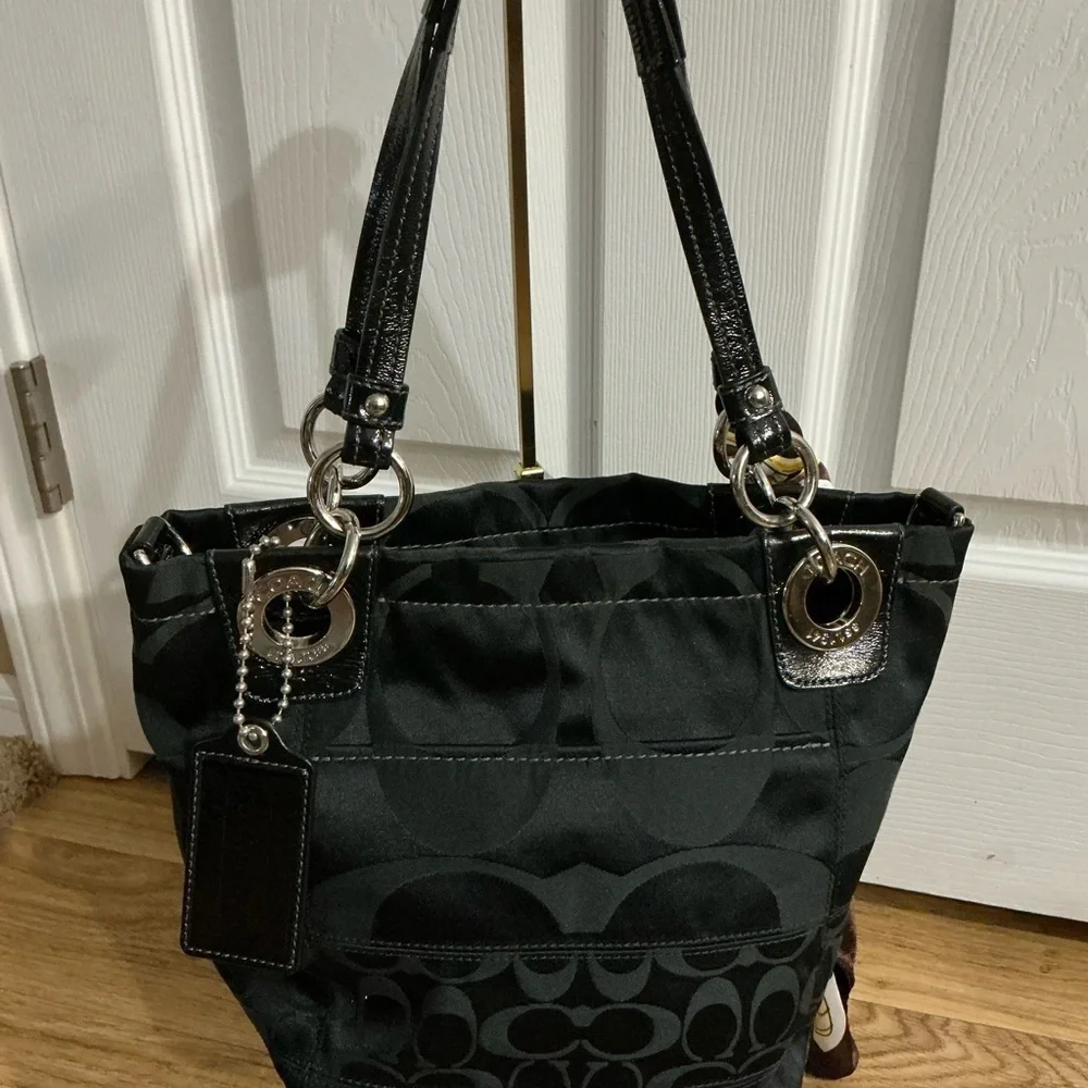 Coach chic black