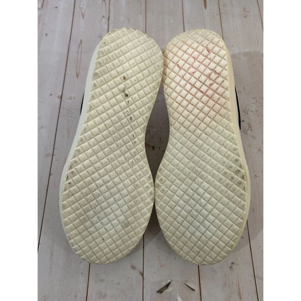 Steve Madden walking comfortable