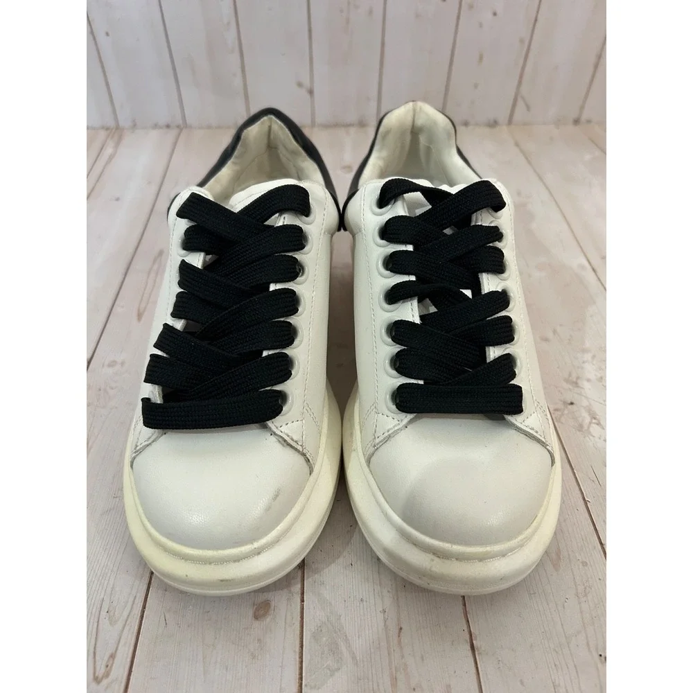 Steve Madden round make heel