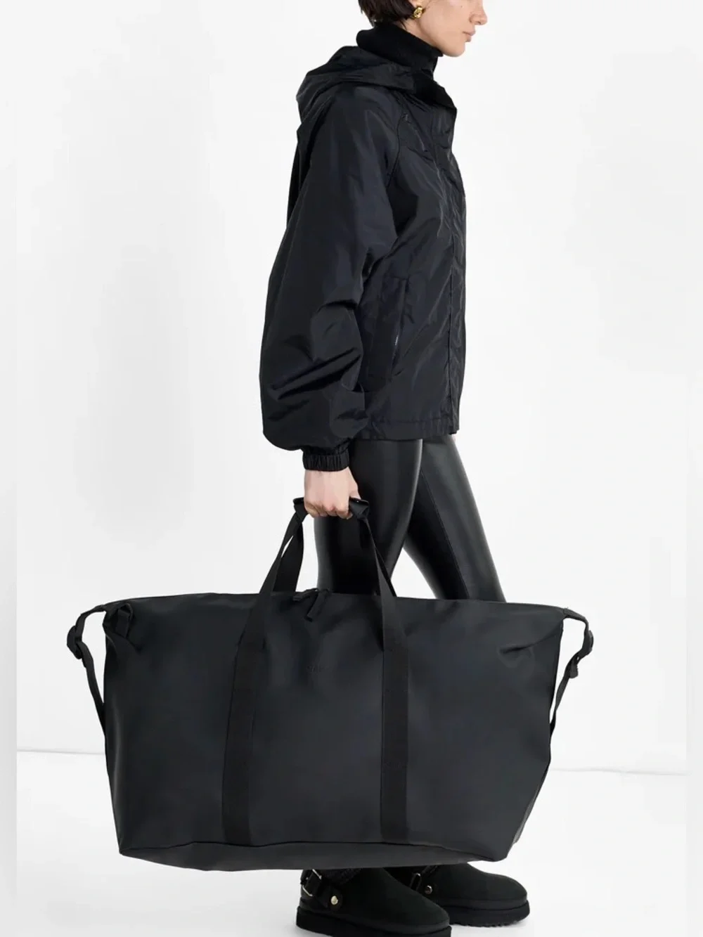 NWT RAINS Hilo Weekend Bag Large Black Waterproof Travel Duffel
