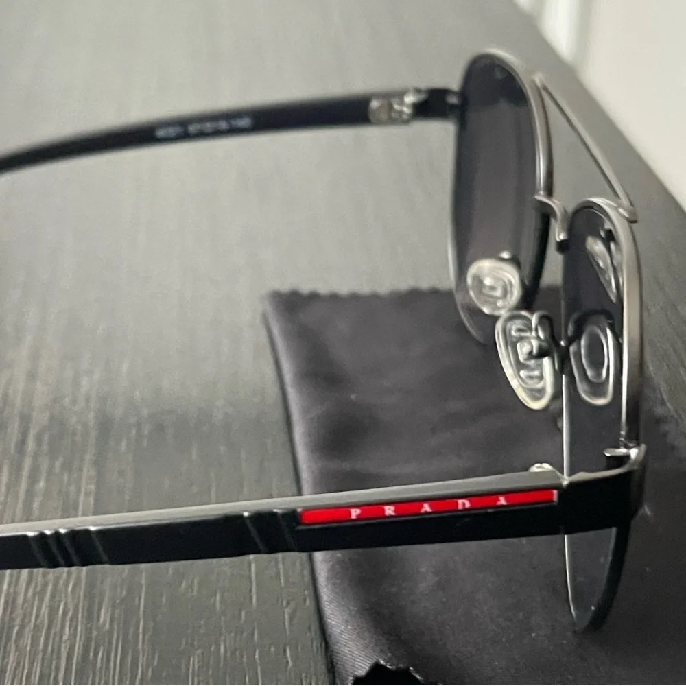 Prada chic aviator