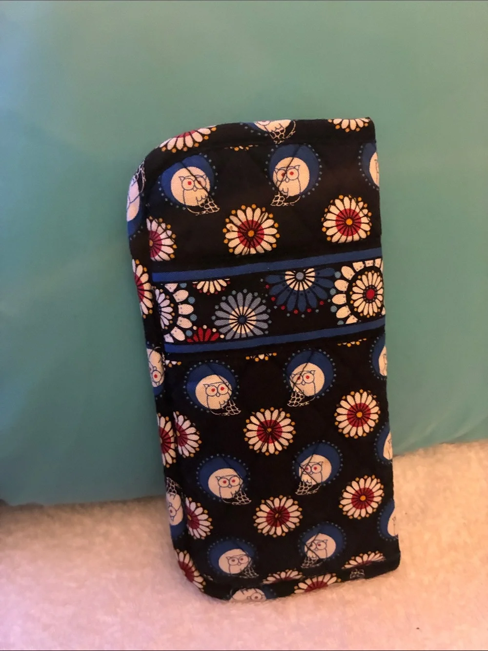 NWOT Beautiful Vera Bradley Floral Pattern Quilted Phone Organizer Case -Navy