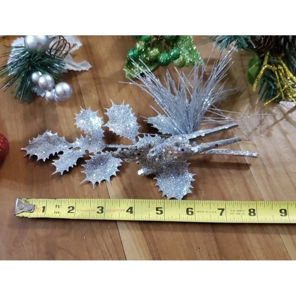 Lot‎ Of Christmas Floral Picks Fruit Berries Pinecones Presents Lot Of 12