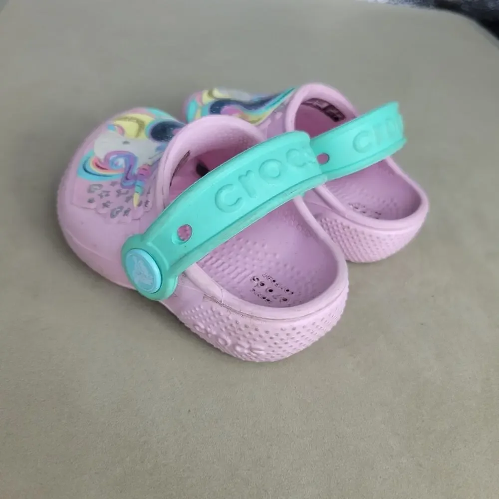 CROCS questions leave