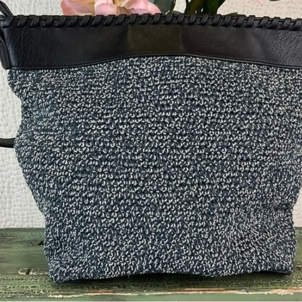 The Sak Collective Vesta  Vintage Static‎ Crochet Hobo-