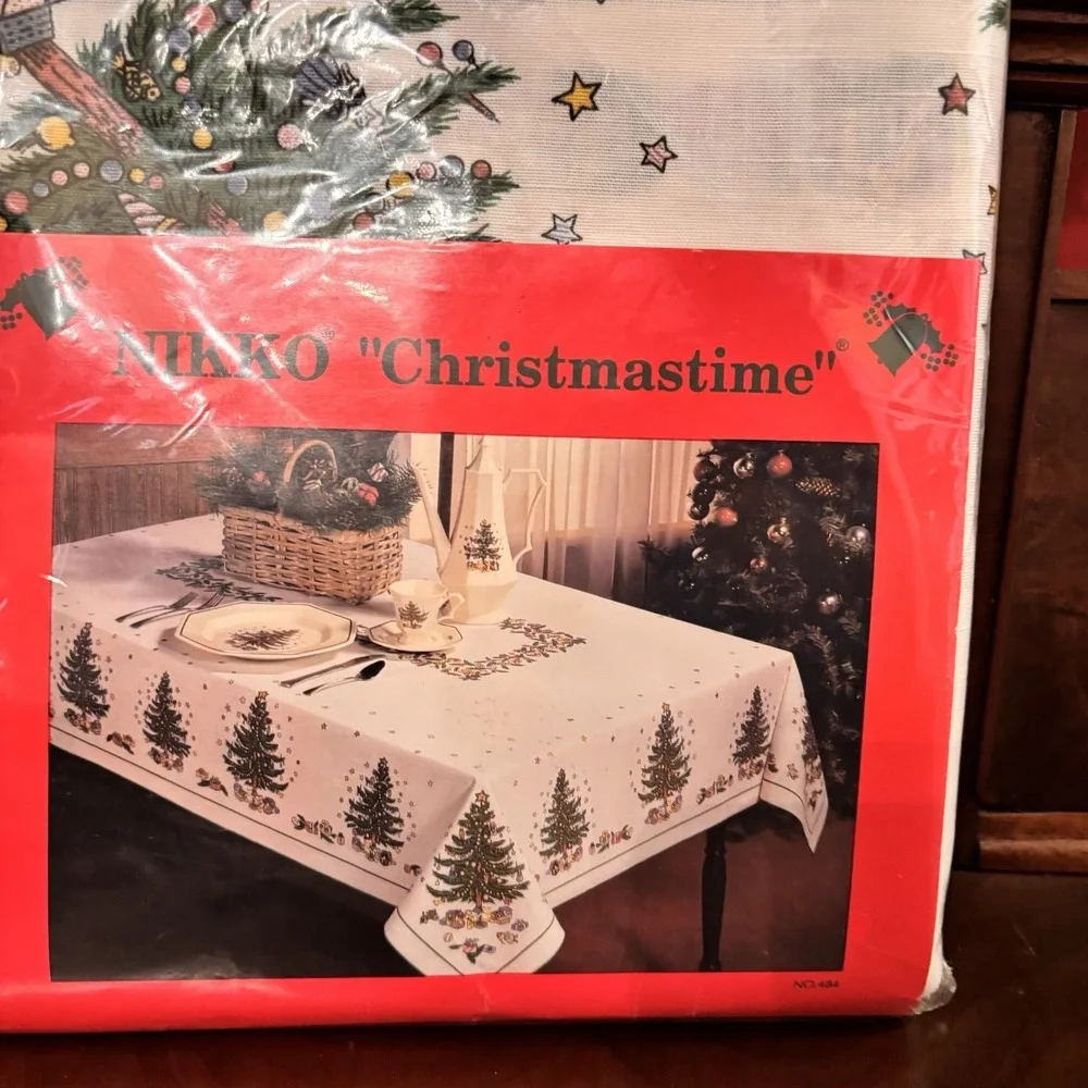 Nikko Ceramics nikko christmastime