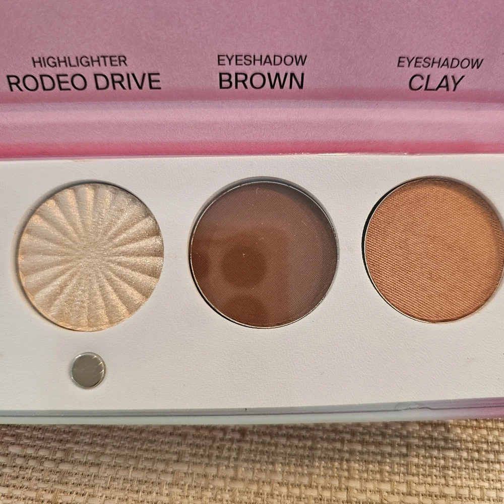 OFRA signature palette