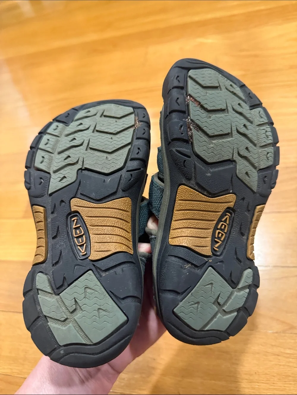 Keen Newport H2 sandals size 1.