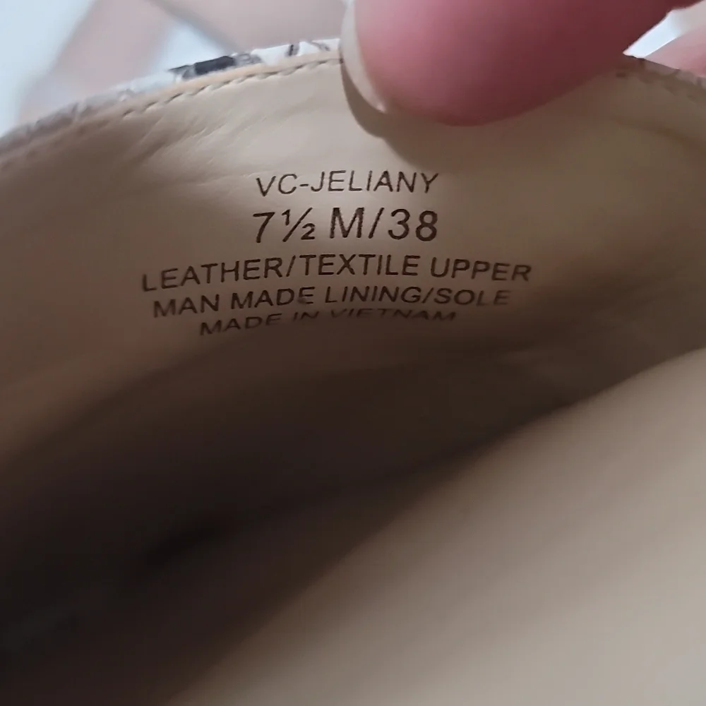 Vince Camuto luxe leather