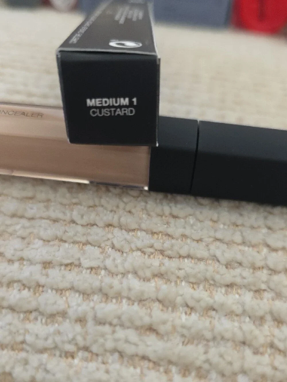 NARS brightens eye under