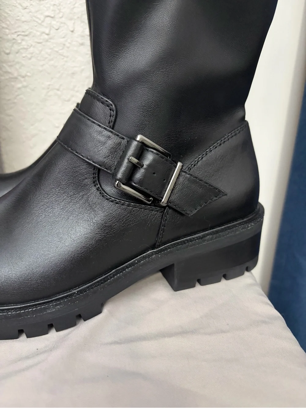 Vince Camuto chunky lug