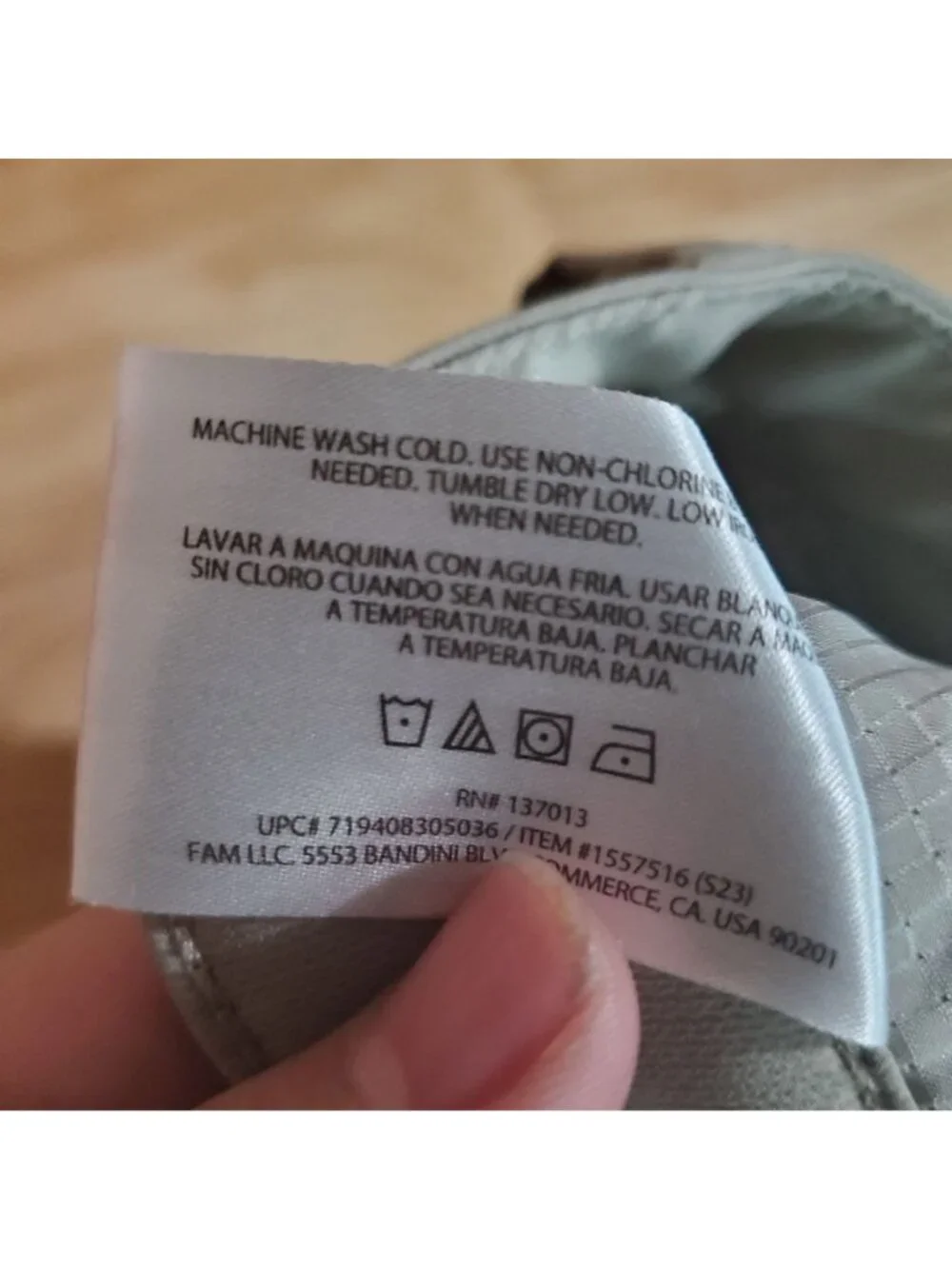 Banana Republic button closure
