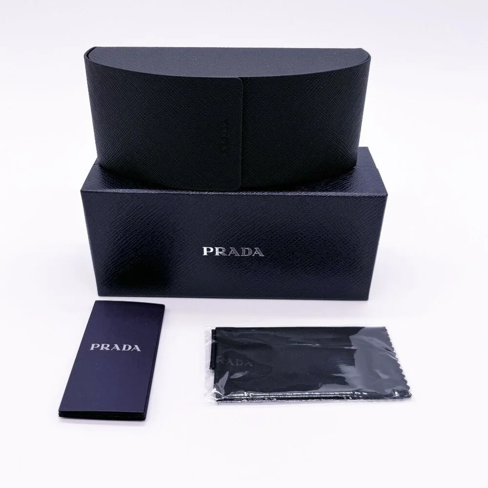 Prada model prb09s