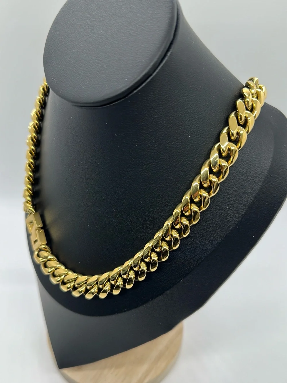 Men's Polished Gold Cuban Link Necklace - Bold Chain Accessory