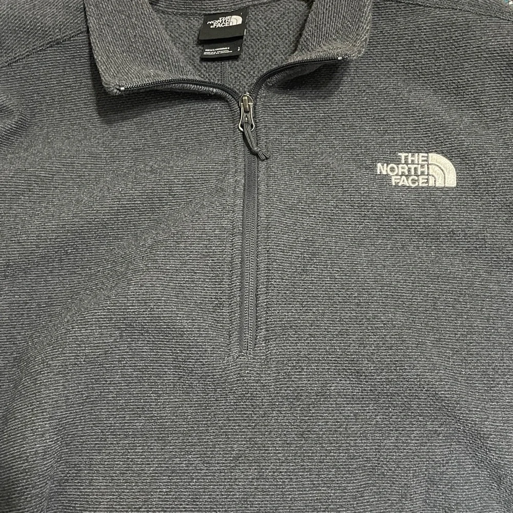 The North Face Men’s Gray Fleece Pullover