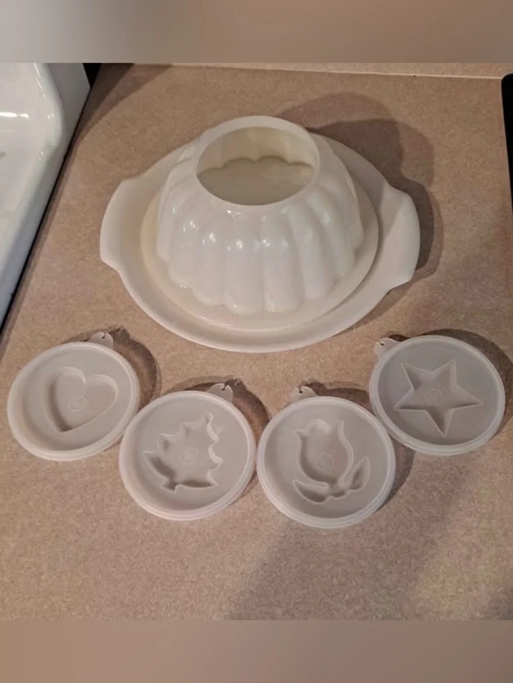 Tupperware bundt style