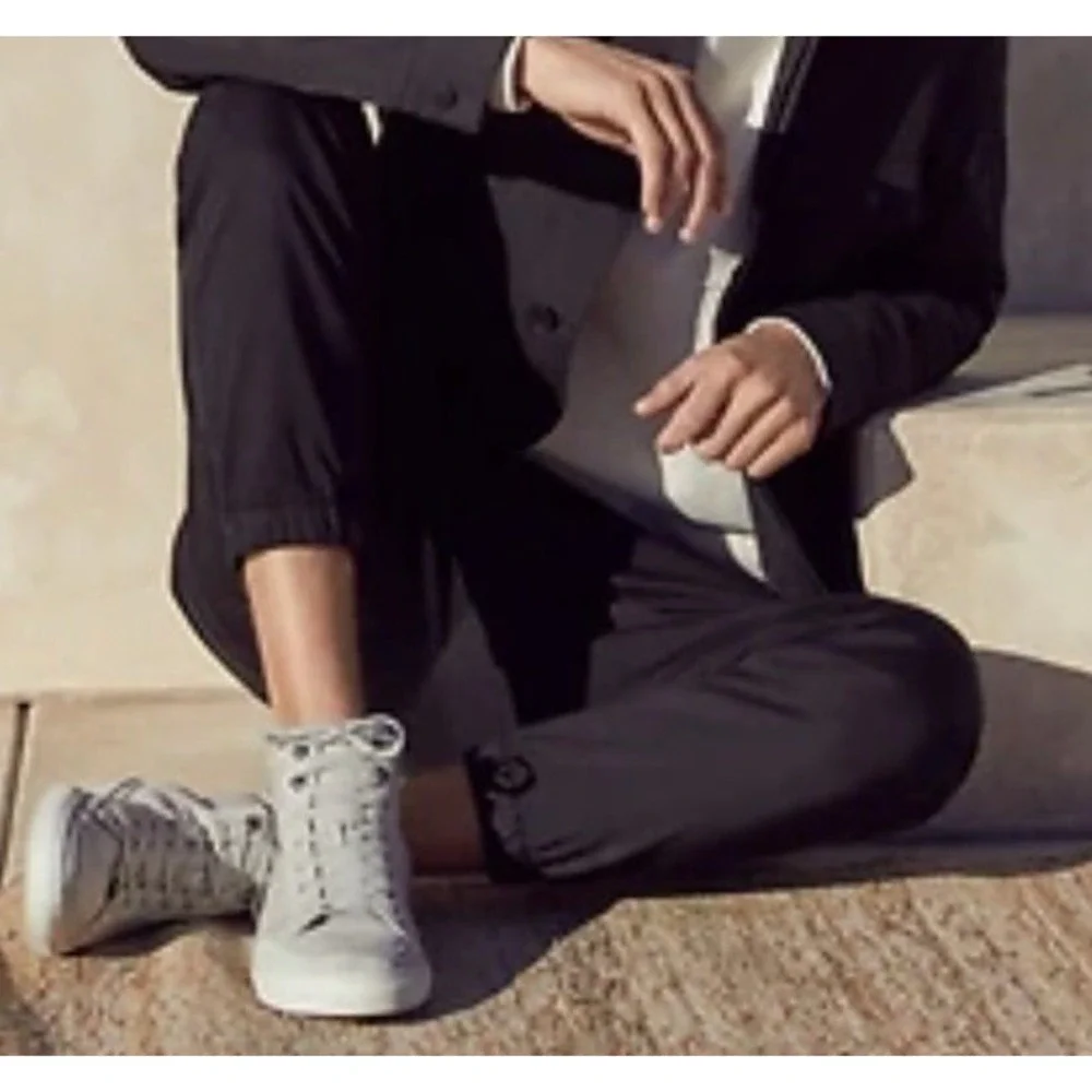 Banana Republic Traveler Joggers Mens Large Relaxed Tapered Fit Black Organic‎