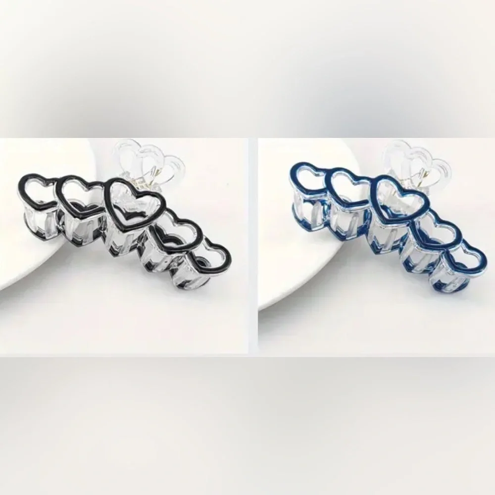 Heart-Shaped Hair Clips Set in Black and Blue