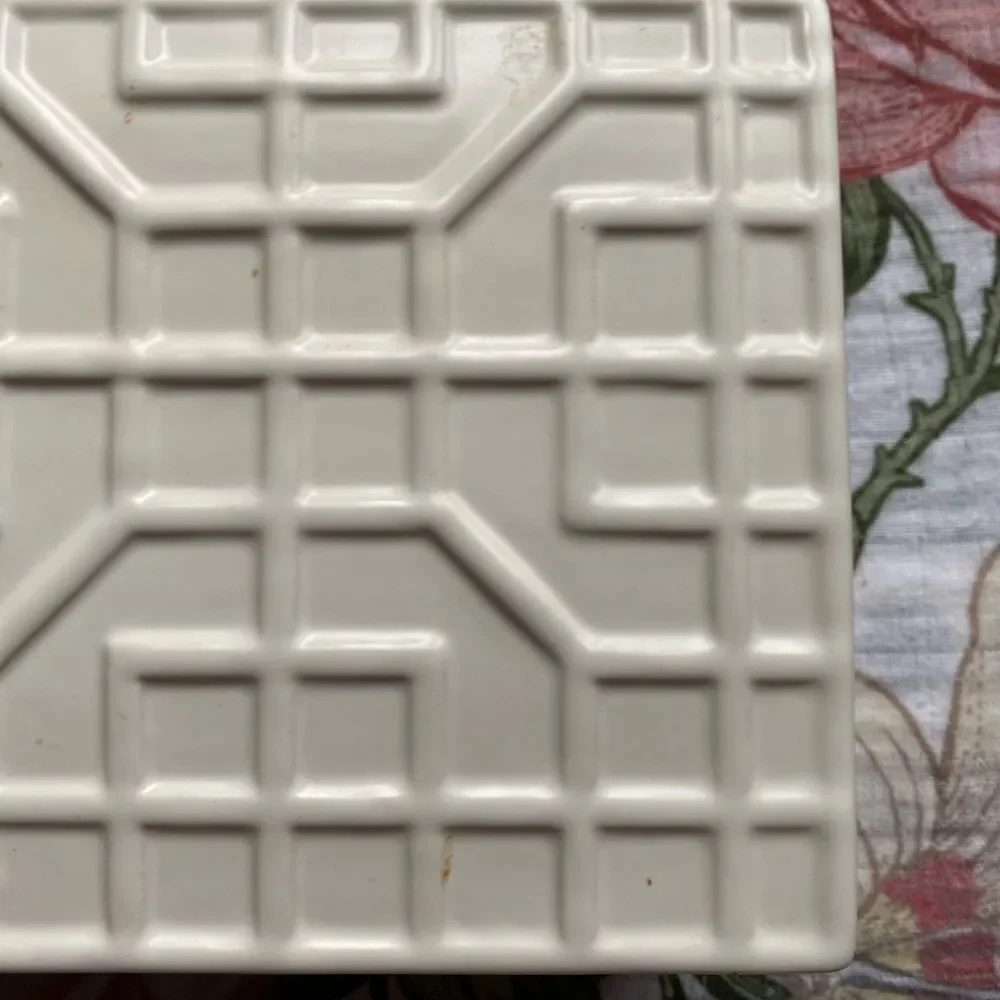Threshold cream geometrical