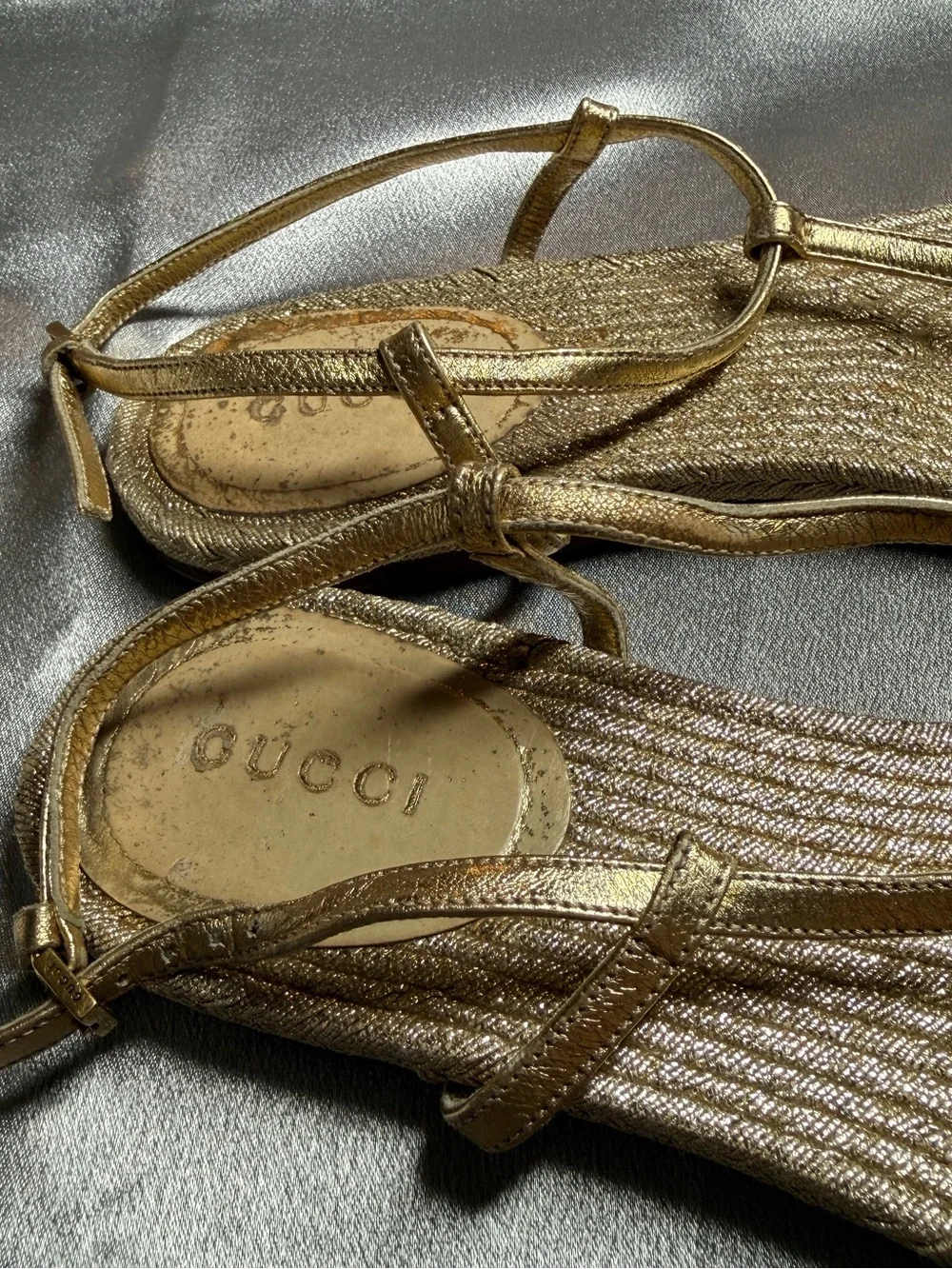 Gucci buckle description