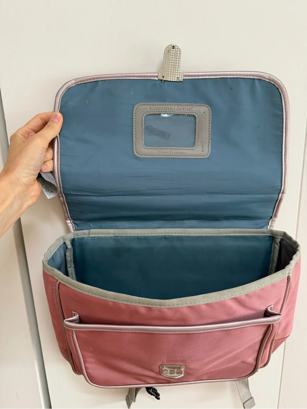 Caramel & Cie backpack corner marker