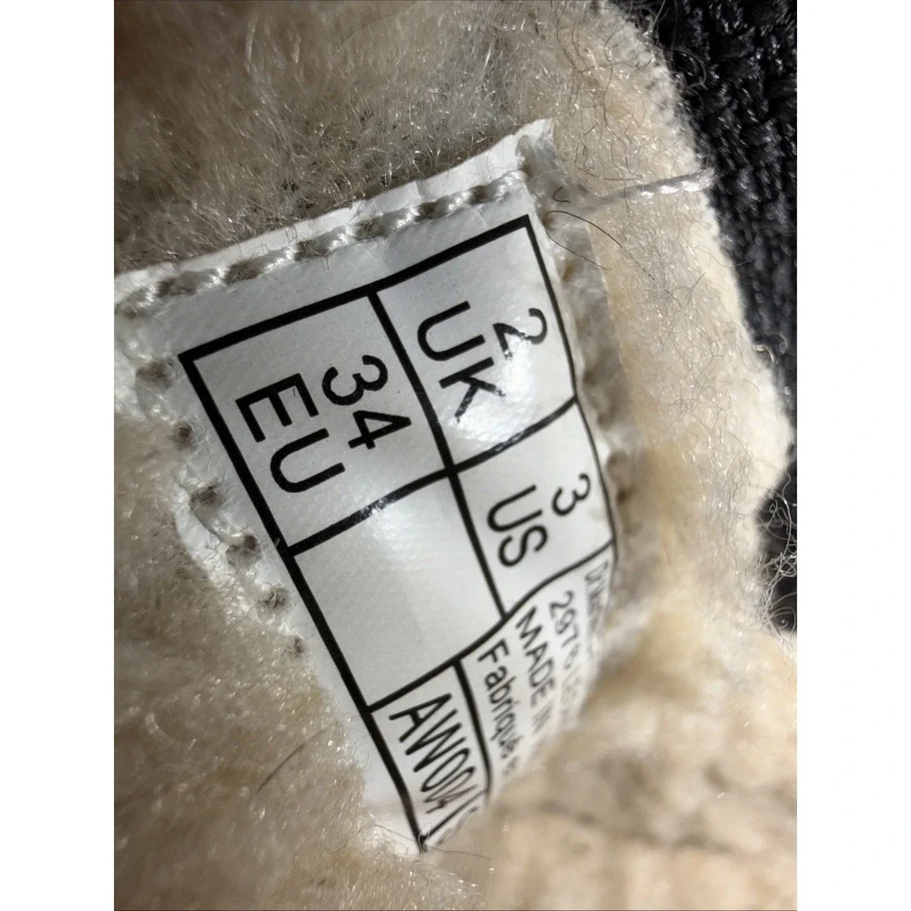 Dr. Martens product pair