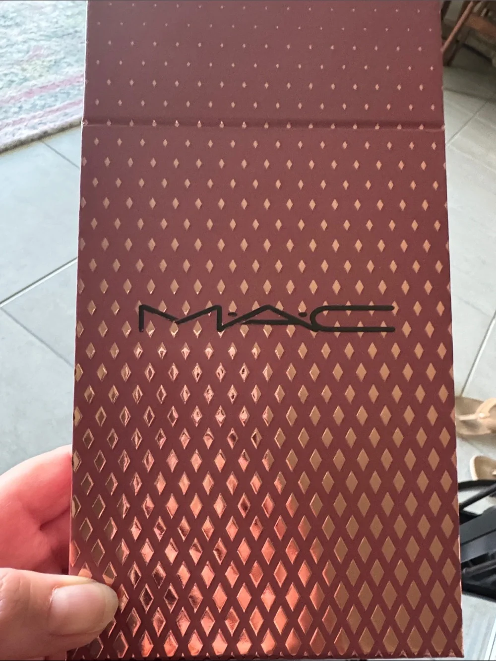 MAC Cosmetics lip package presentation