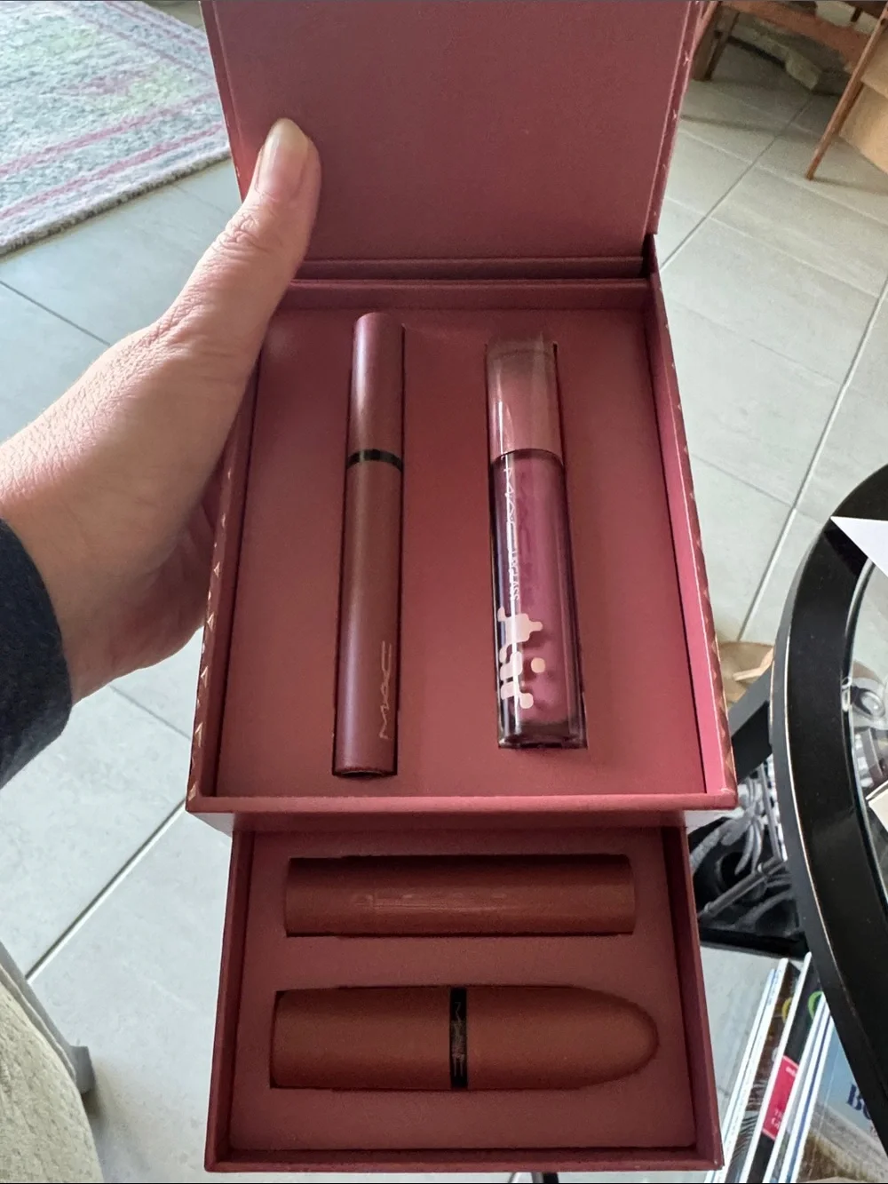 MAC Cosmetics smooth velvet lipstick