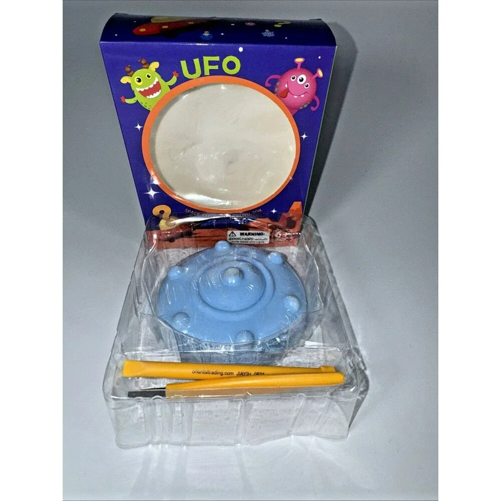 Fun Express UFO Treasure Dig Kit 3.25