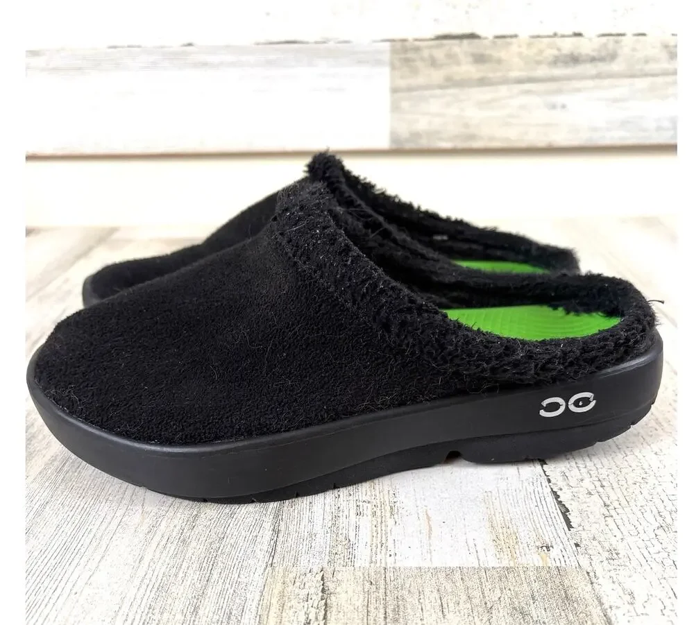OOFOS Mens 8B Black OOcoozie Mule Recovery Shoes Sherpa Comfort