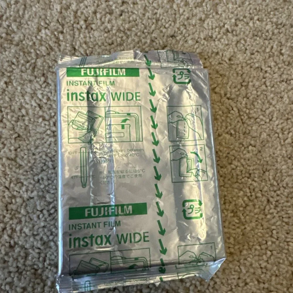 Fujifilm Instax Wide Instant Film pack (10 Exposures) - Exp 2020-10