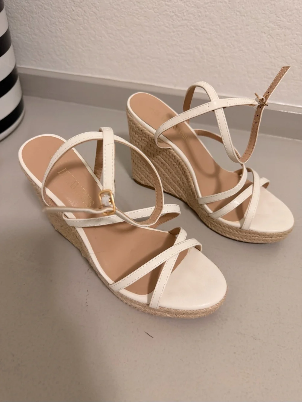 N/A chic white