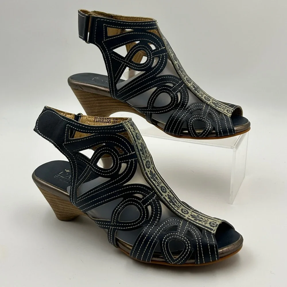 L'Artiste Flourish Gladiator Wedge Sandals 37 Navy Blue Leather Laser Cut Artsy