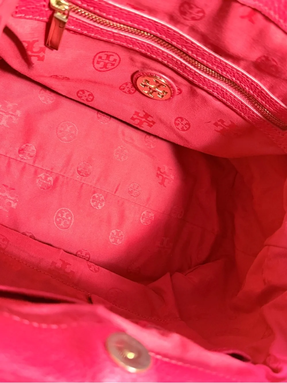 Tory Burch reposhing this