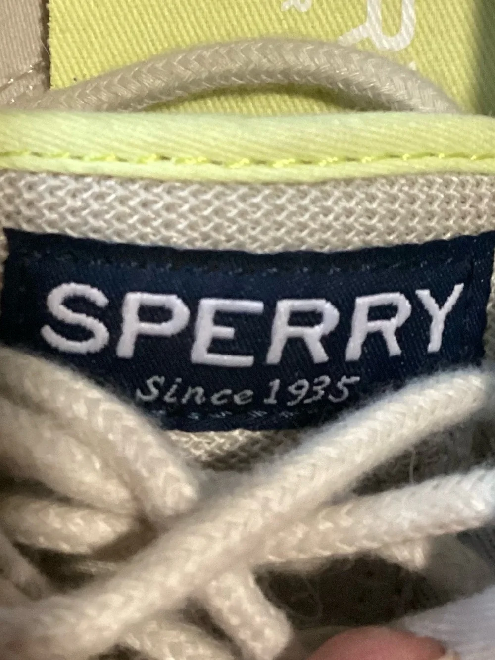 Sperry excellent two