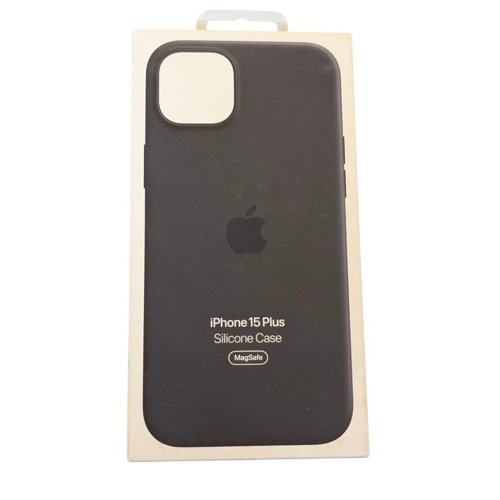C8. Apple Silicone Case with MagSafe for iPhone 15 Plus - Black