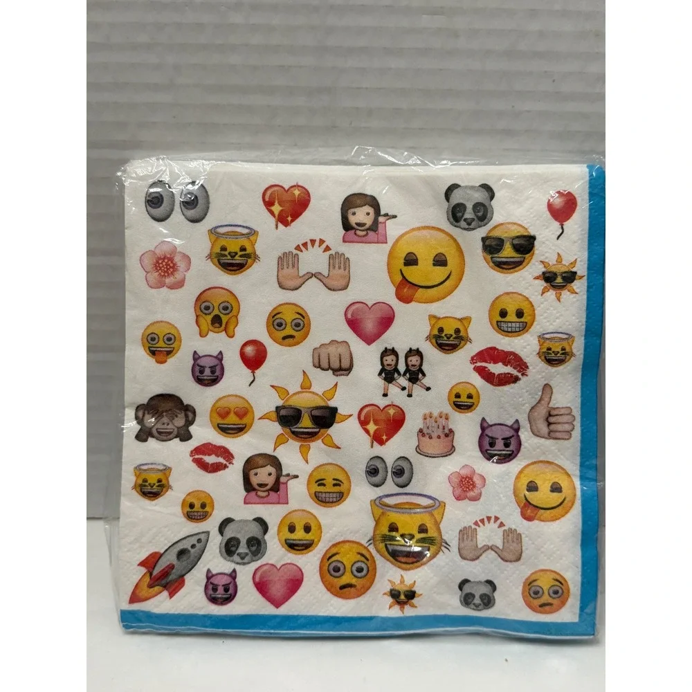 Unique Emoji The Iconic Brand Party Supplies Set 8ct Plates 16ct Napkins NEW