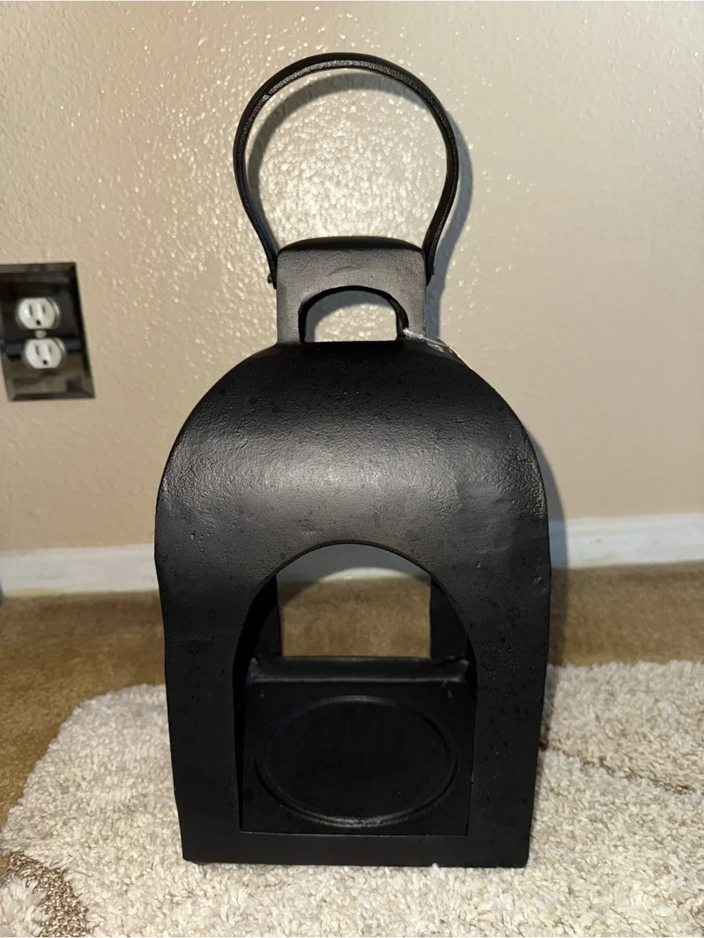 Threshold item pillar