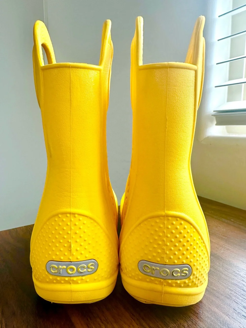 CROCS these lightweight