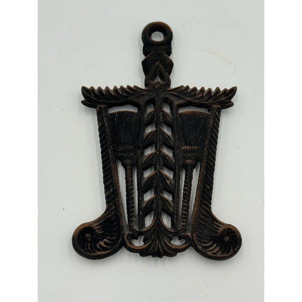 Brooms Black Trivet Cast Iron Metal Vintage 7.25
