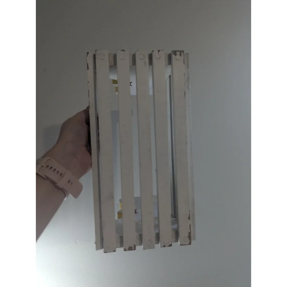 N/A charming wooden