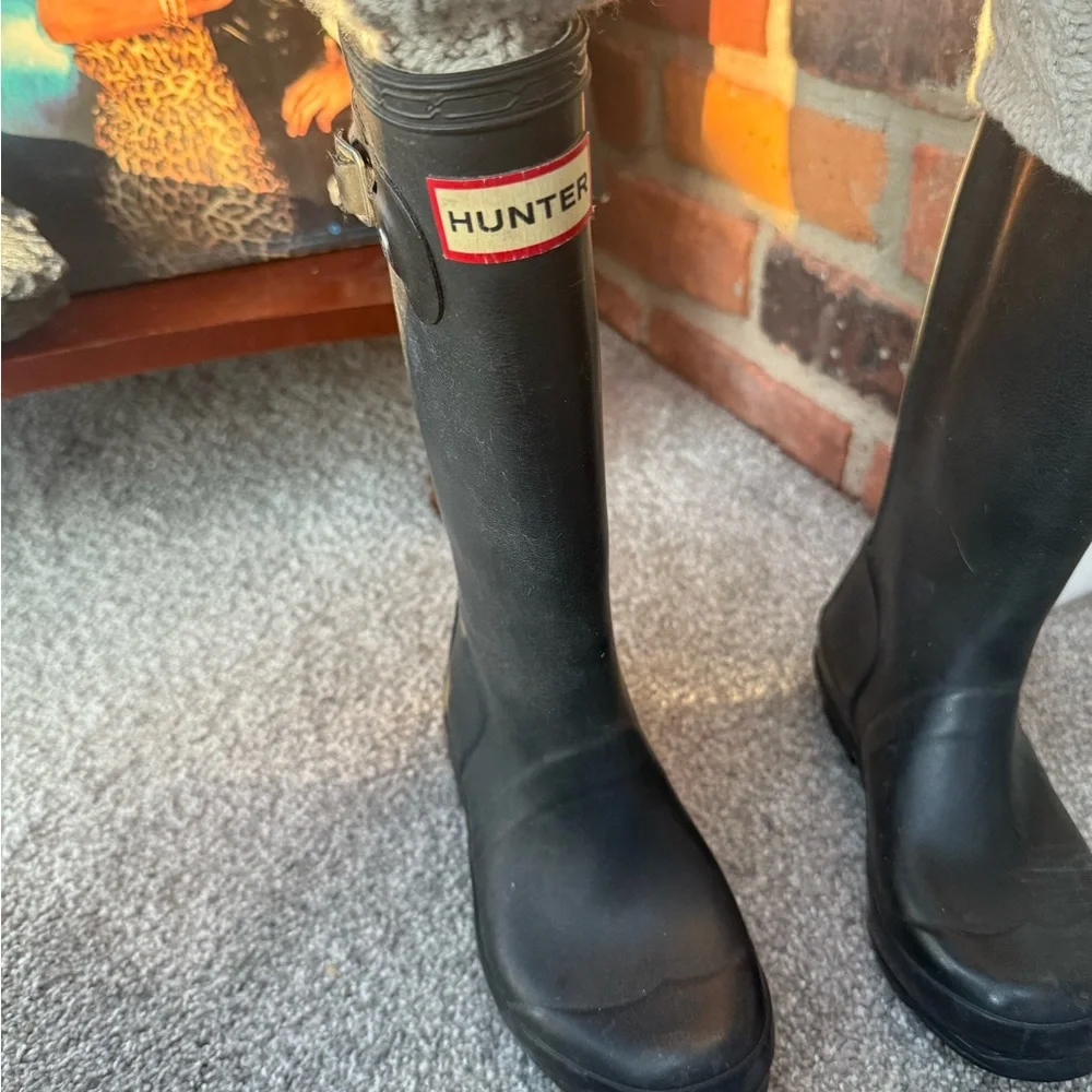 Hunter sleek black