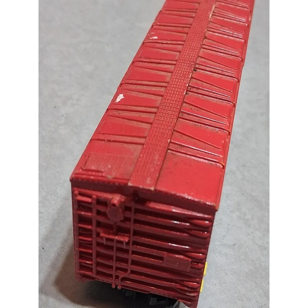 Trix Dots Advertising HO Box Car Tootsie Roll Industries Painted Plastic 91576