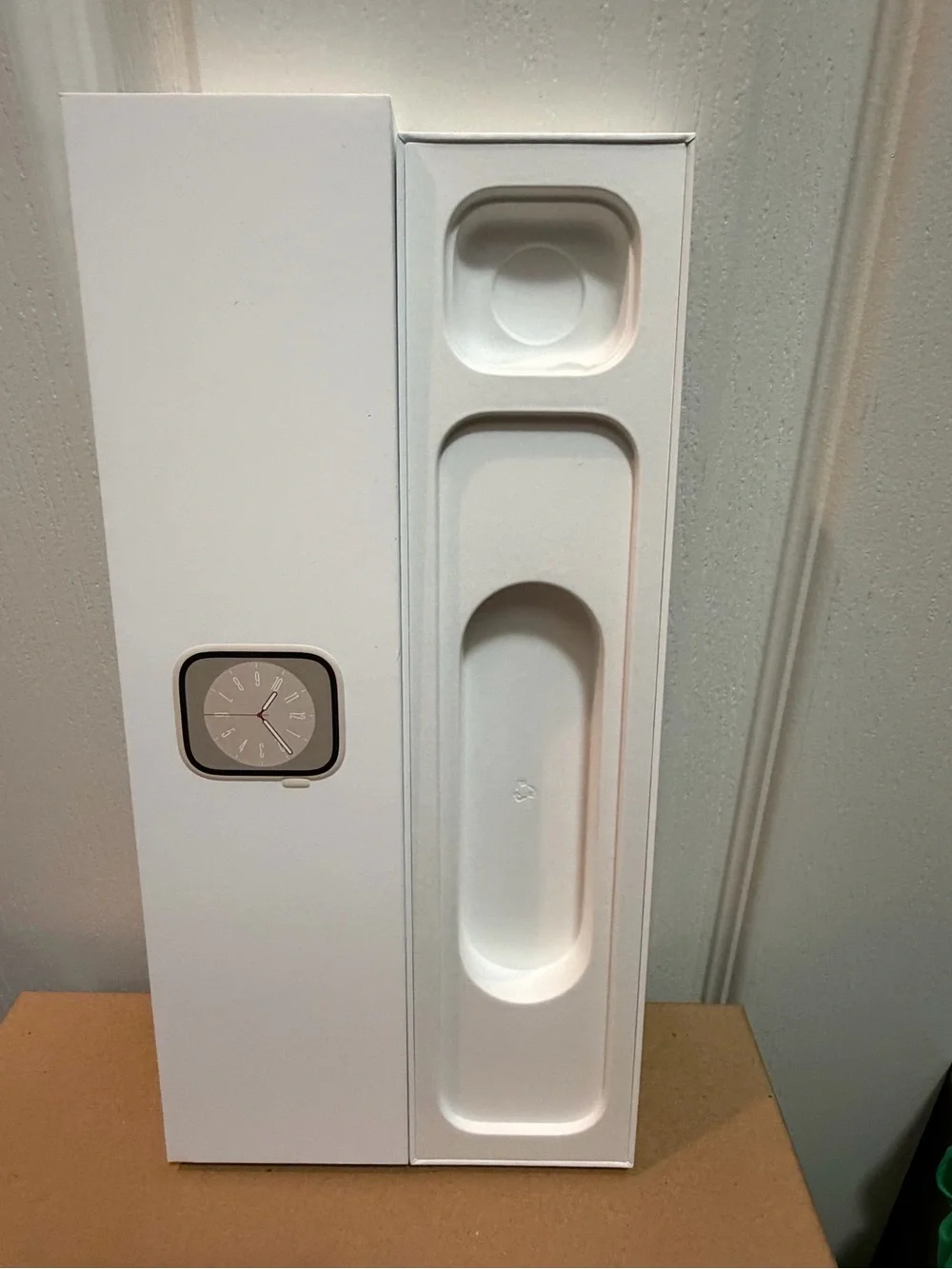 EMPTY BOX ONLY - Apple Watch Series 8 41mm Starlight Aluminum A2770
