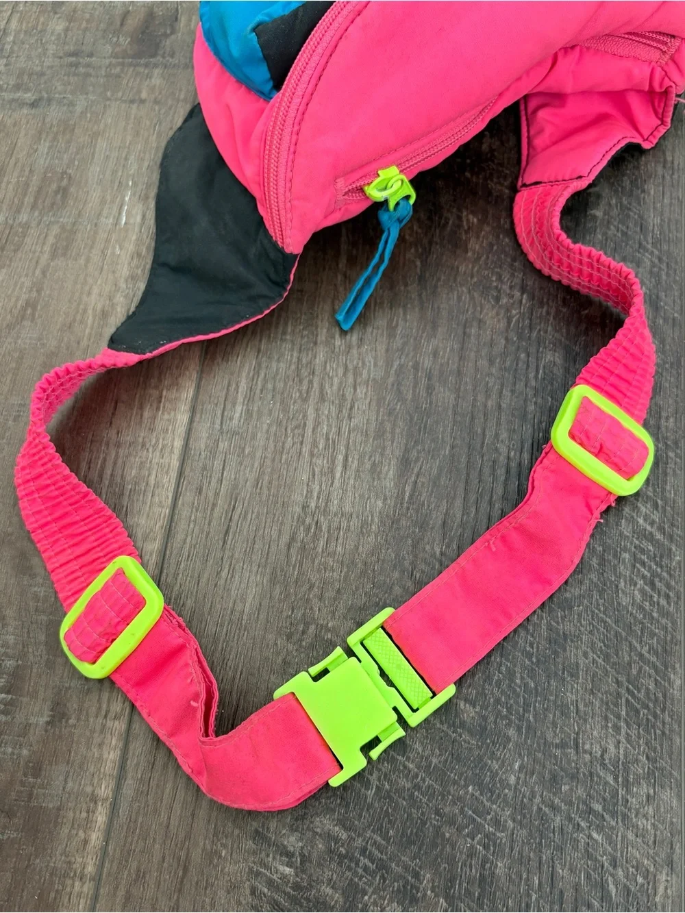 Columbia brand neon
