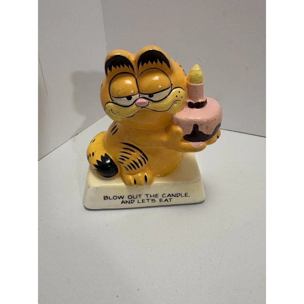 Garfield BLOW OUT THE CANDLE AND‎ LET'S EAT Ceramic Figurine 1978, 1981  Enesco