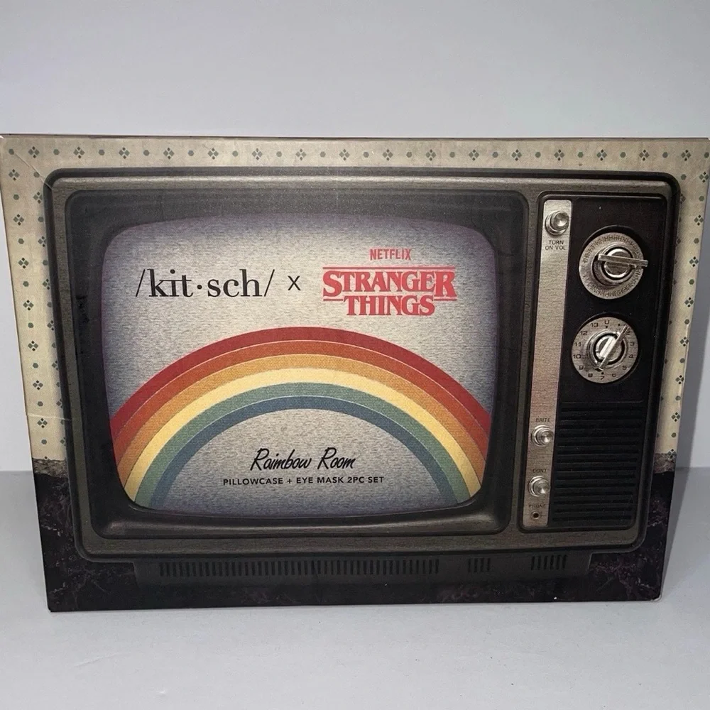 NIB Stranger Things X Kitsch Rainbow Room Pillowcase + Eye Mask 2pc‎ Set