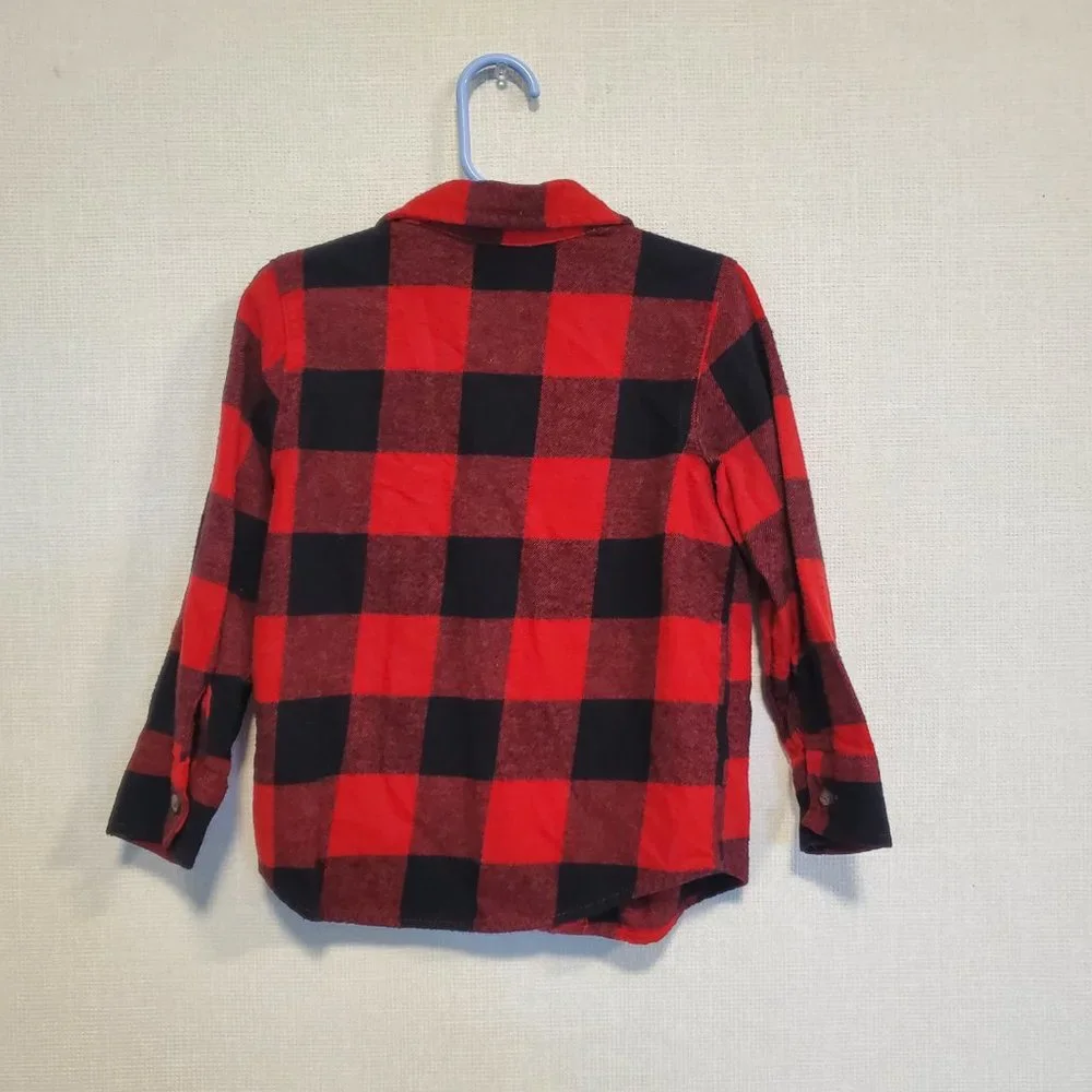 Old Navy Red Buffalo plaid bottom down shirt. Toddler size 4T.‎