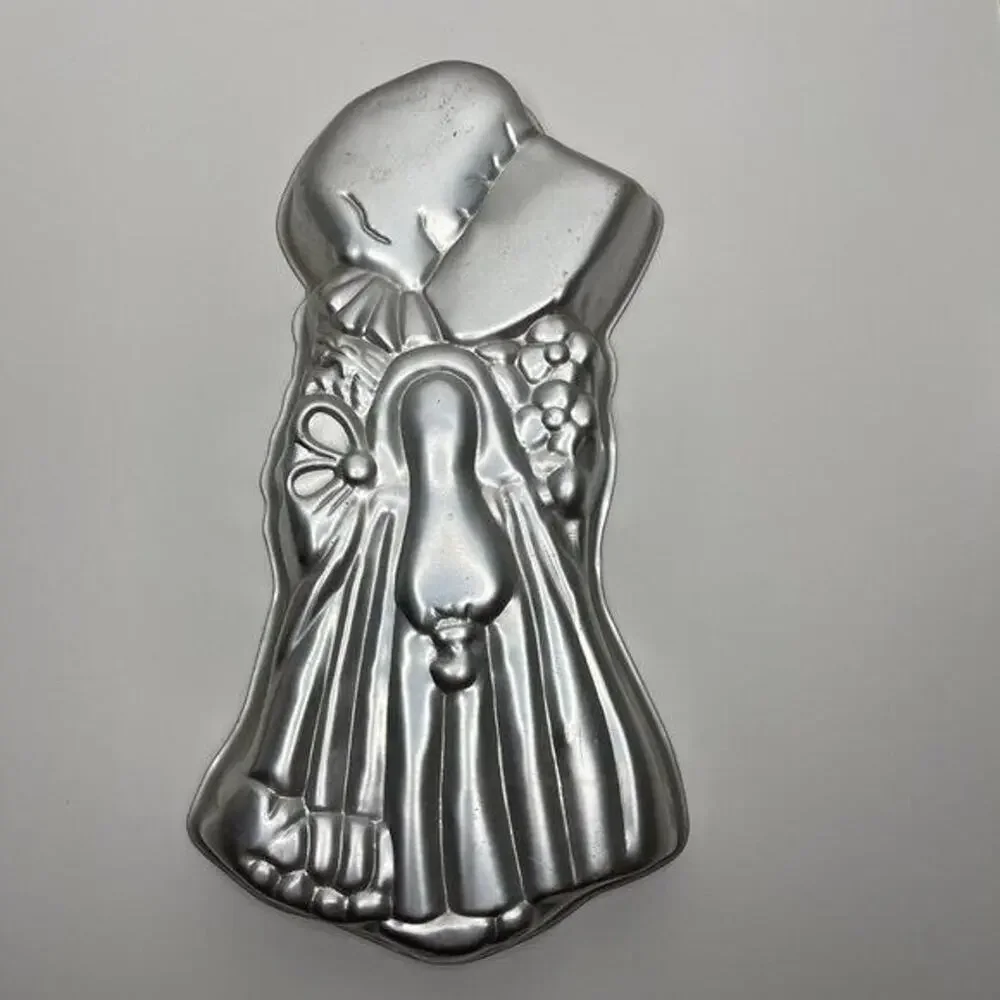 Wilton‎ 1975 HOLLY HOBBIE Cake MOLD Pan Vintage Aluminum Farmhouse Cottage Core